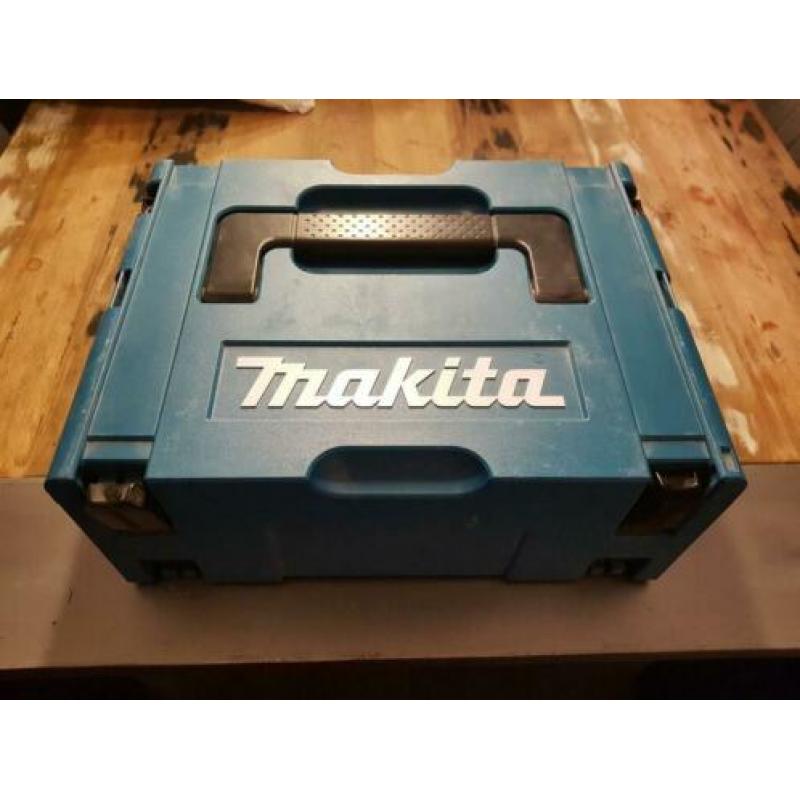 Makita Klopboormachine HR2610