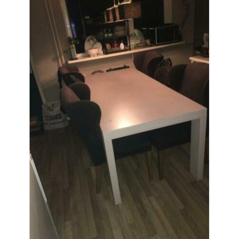 Grote zware houten tafel