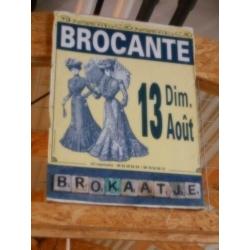 Brocante oude ijzeren kroepoekblikken