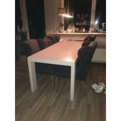 Grote zware houten tafel