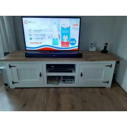 Meubelset tv kast / salontafel / eettafel / 6 stoelen.