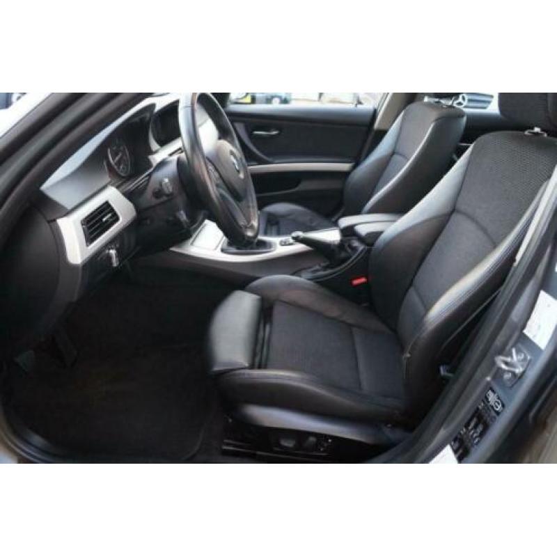 BMW 3-serie 320i Sportstoelen Xenon Navi Schuifdak !