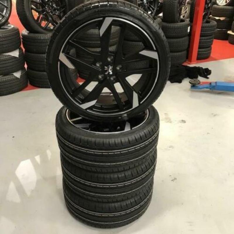 18" Velgen Peugeot 308 GTI + 225/40R18 Zomerbanden €899