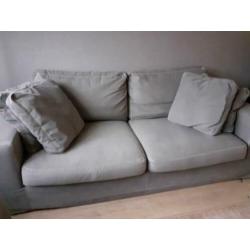 Mooie bank met bijbehorende loveseat