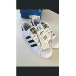 Adidas superstar 37,5 NIEUW IN DOOS