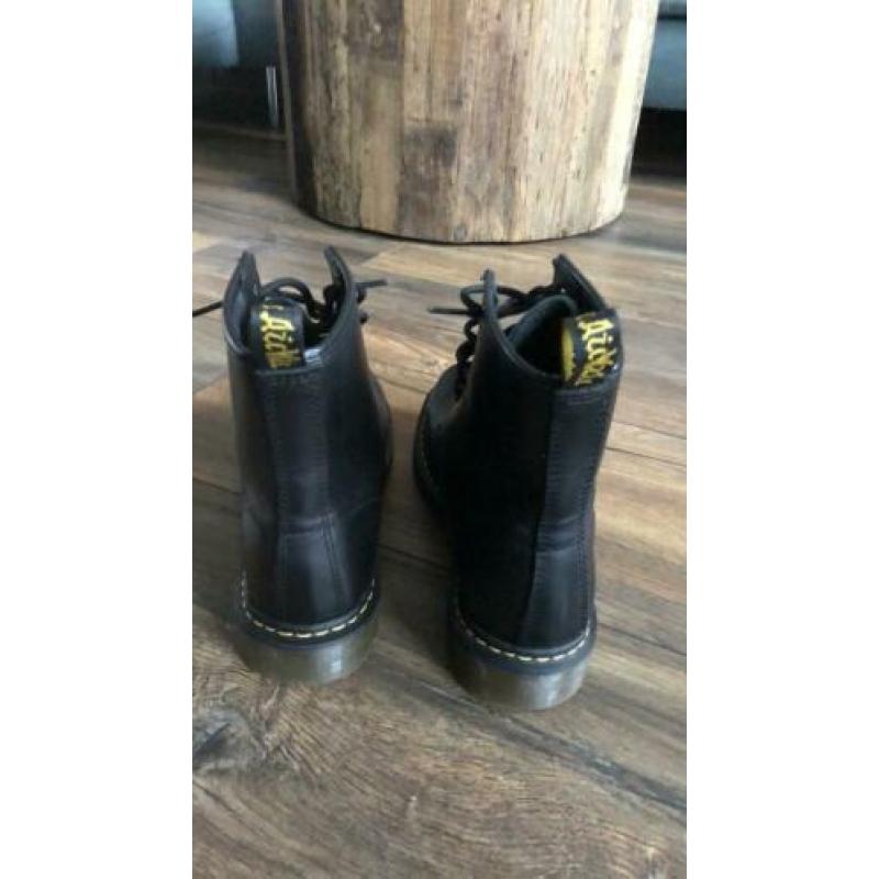 Dr Martens black smooth leer