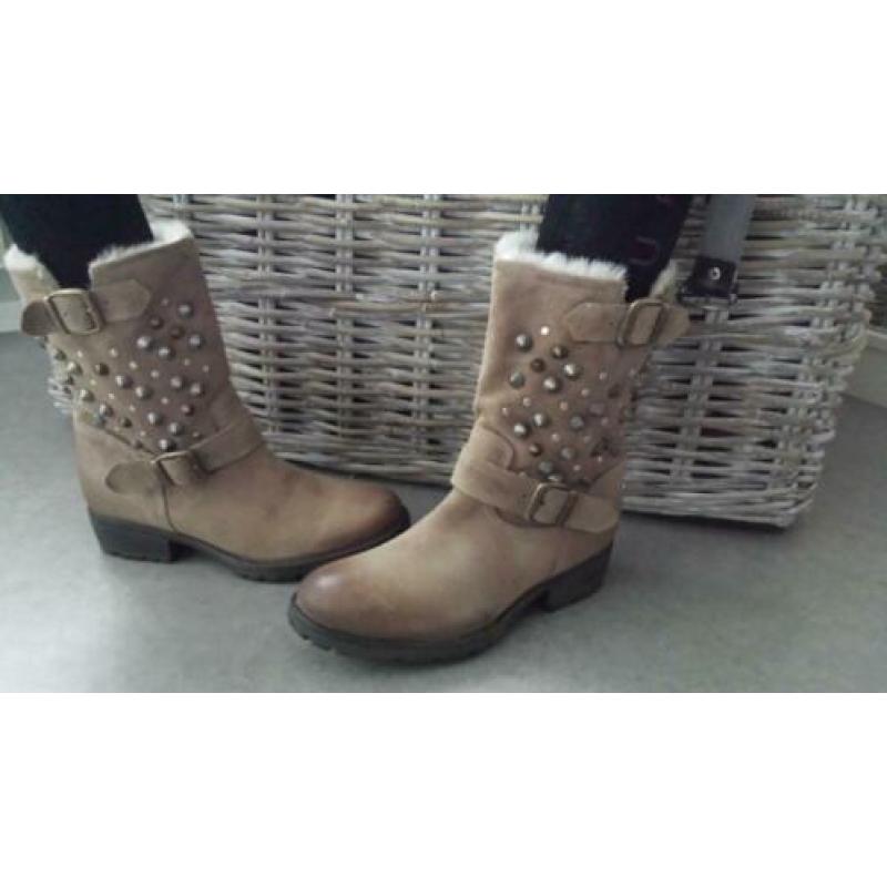 VAN DALEN stoere boots met studs en gevoerd, mt.39. Nieuw!