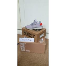 Adidas Yeezy Boost 350 V2 Tail Light us4.5 eu36?