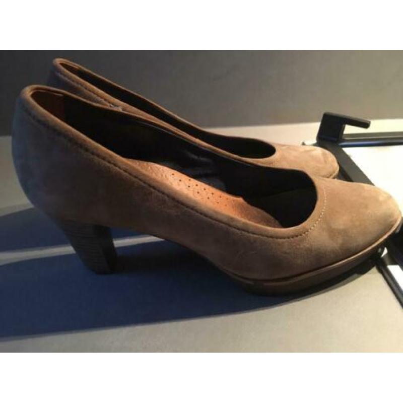 Tamaris pumps taupe maat 41