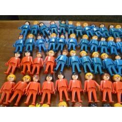 partij van 220 stuks oude vintage geobra poppetjes mannen