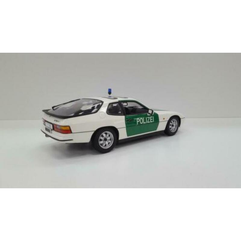 Minichamps Porsche 924 Polizei 1985 1:18 Nieuw