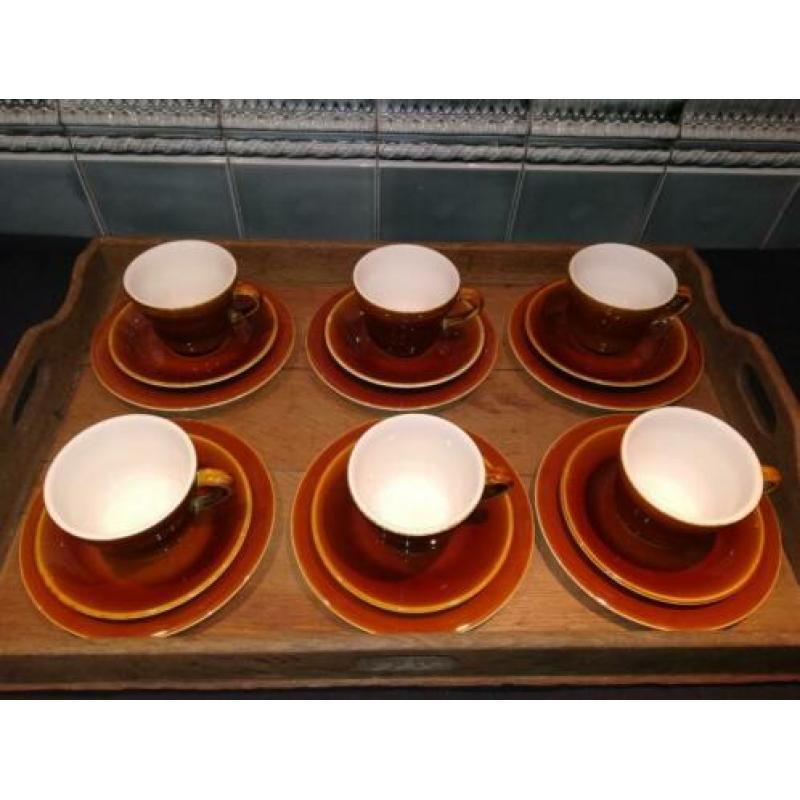 Bruin dessert servies Boch 6P