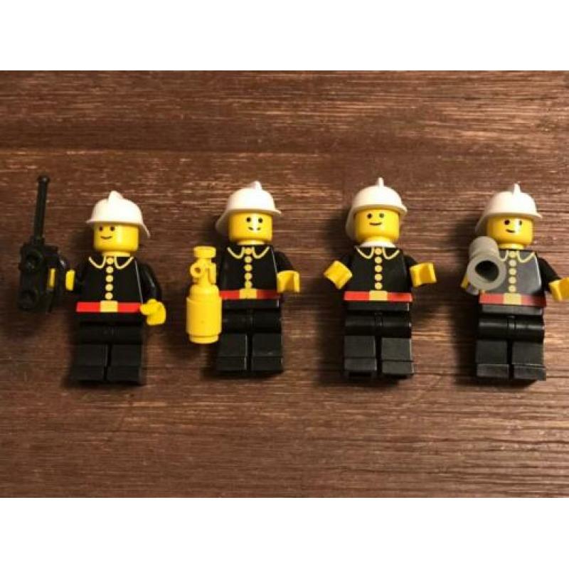 4 vintage Lego brandweerman minifigs accessoires attributen