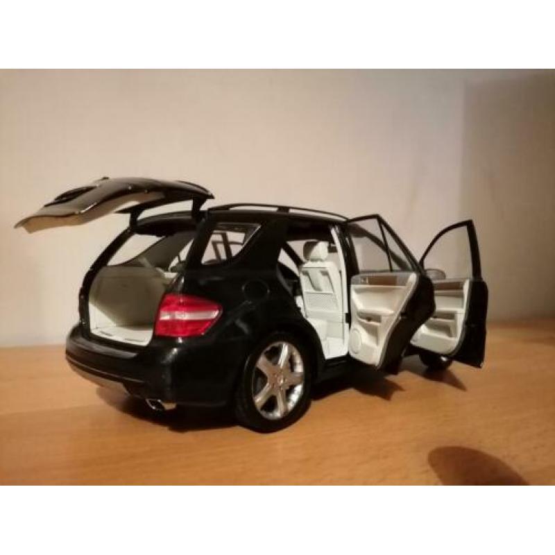 Mercedes-Benz ML-klasse 1:18