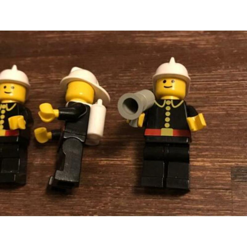 4 vintage Lego brandweerman minifigs accessoires attributen