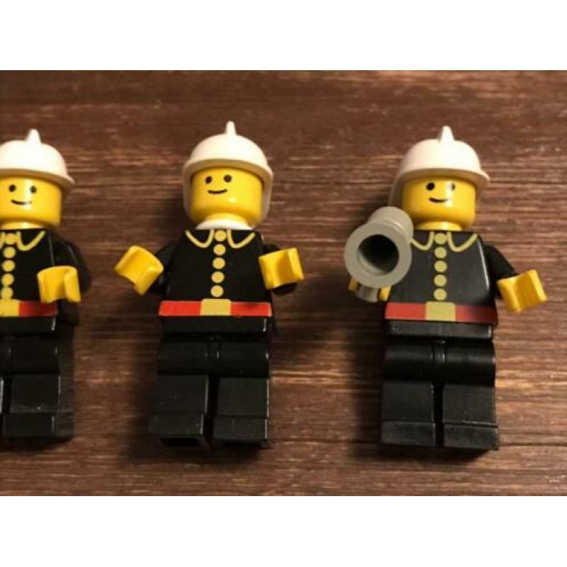 4 vintage Lego brandweerman minifigs accessoires attributen