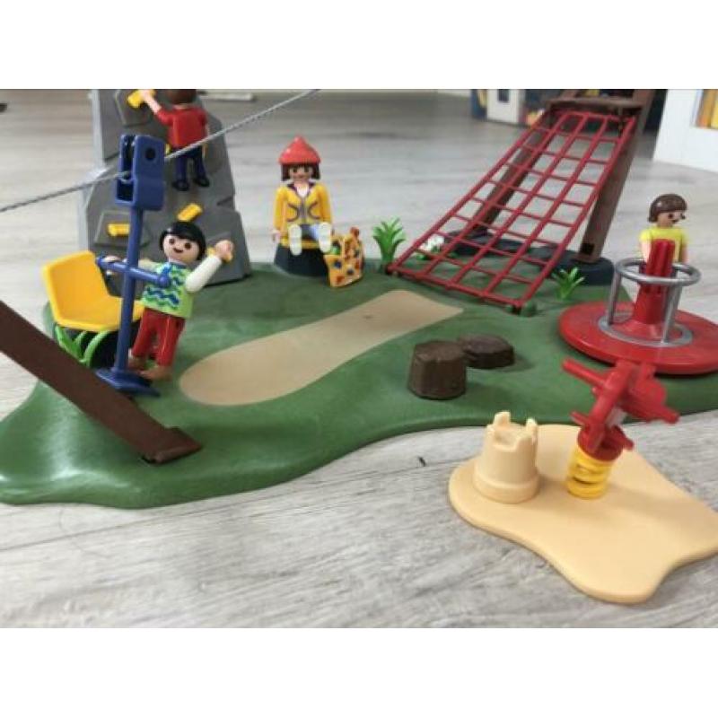 Playmobil superspeeltuin + extra wipkip 4015