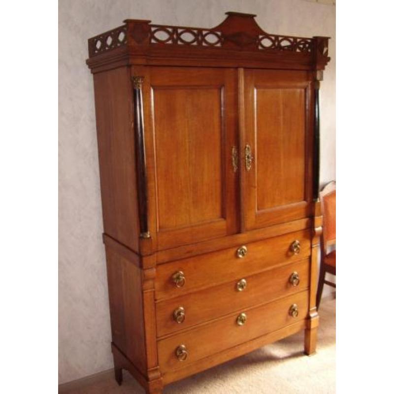 Klein 205cm eiken empire kabinet hekjeskabinet