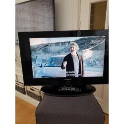 Samsung lcd tv diognaal is 66cm met HDMI