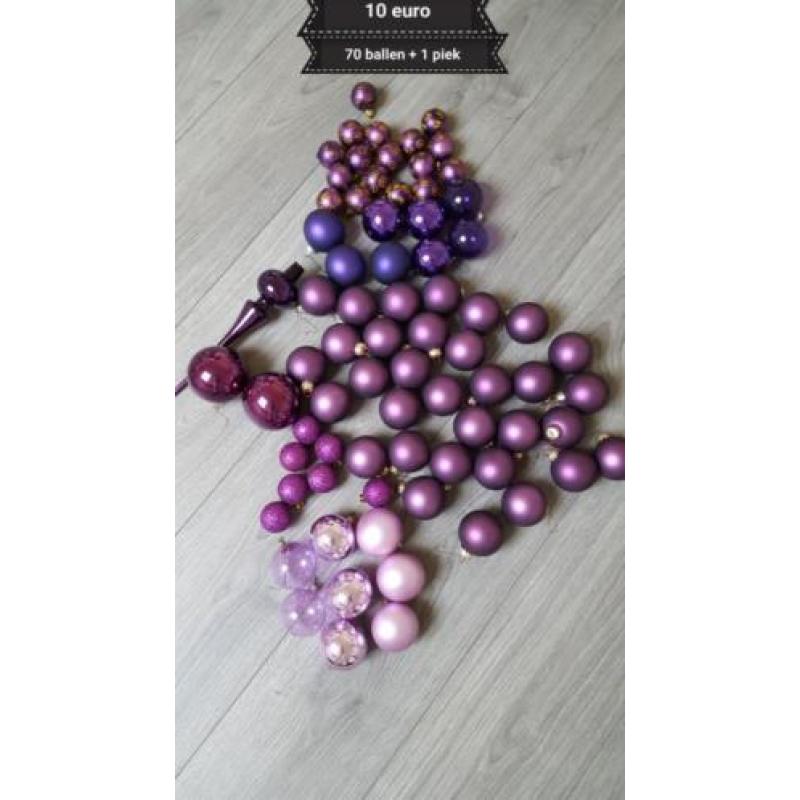 Diverse kleuren kerstballen