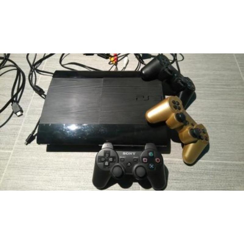 PlayStation 3 + 3 controllers + 7 spellen