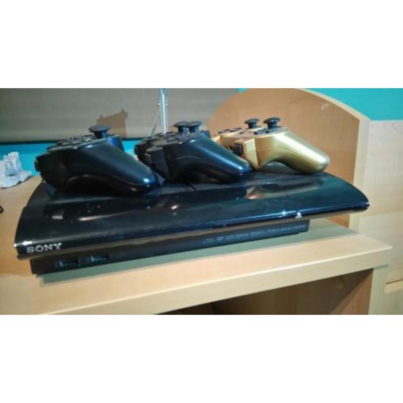 PlayStation 3 + 3 controllers + 7 spellen