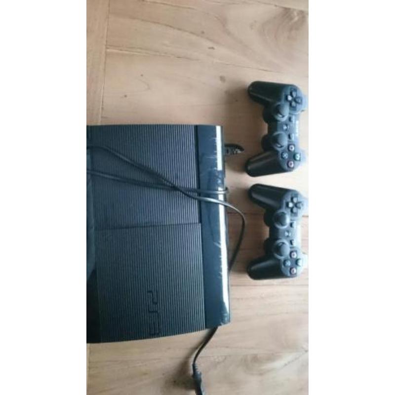 Ps 3 met 2 controllers en 14 spellen