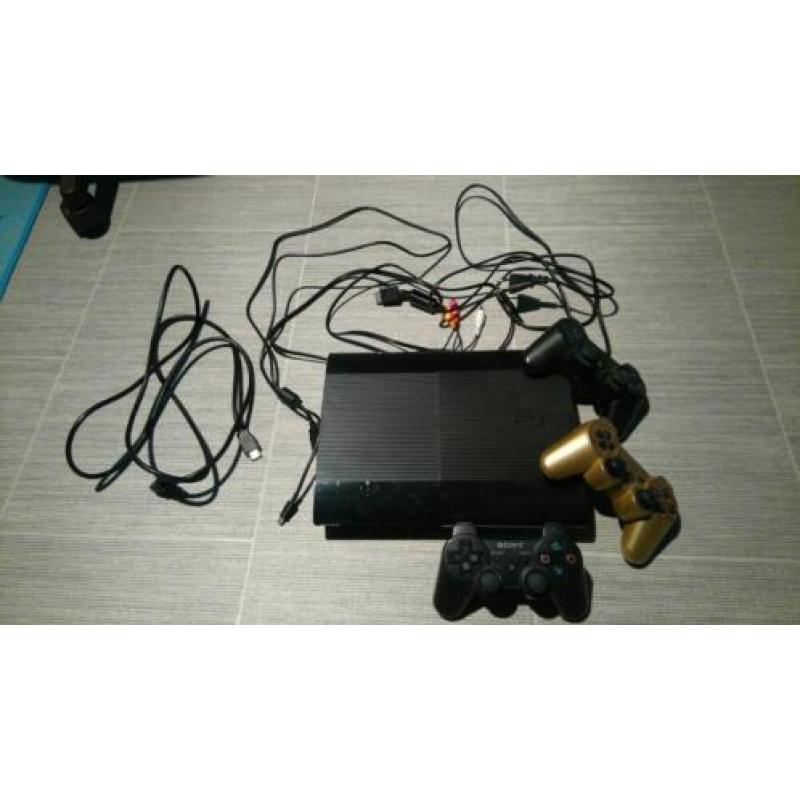 PlayStation 3 + 3 controllers + 7 spellen