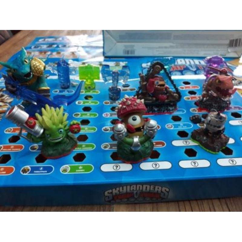 Skylanders Trap Team set (Wii U) incl. 5 traps en 6 Skylande