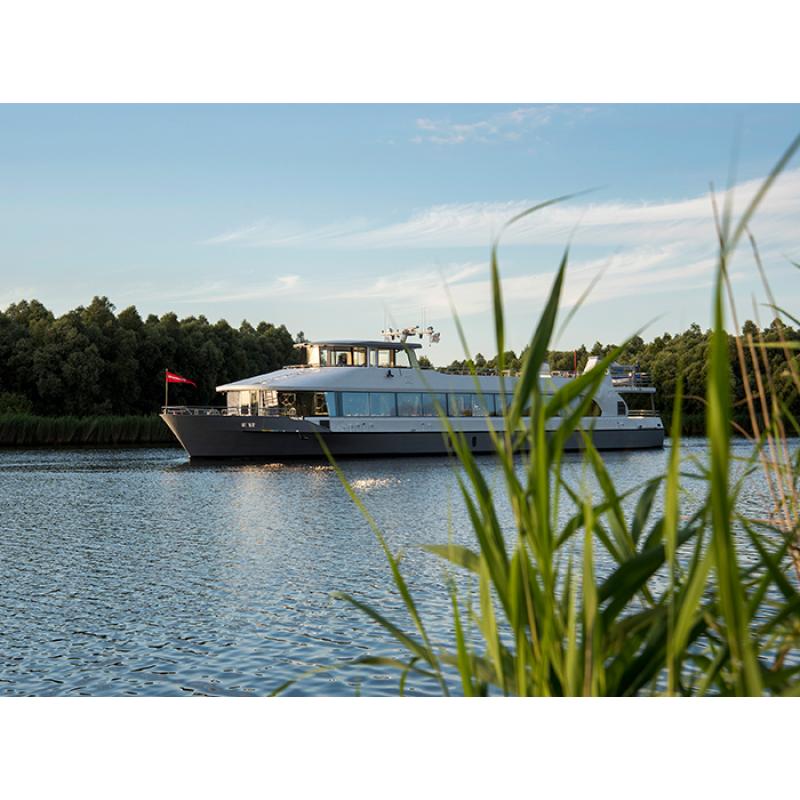 Geniet van een twee uur durende vaartocht door de Biesbosch!