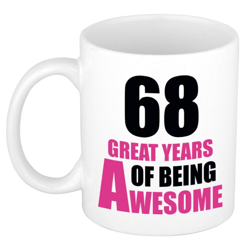 68 great years of being awesome cadeau mok / beker wit en roze